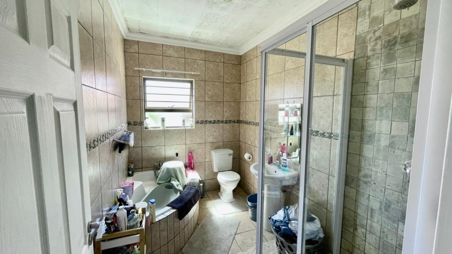 To Let 3 Bedroom Property for Rent in Waterval East North West